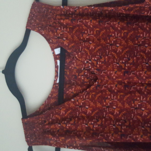 Reitmans Layered Sleeveless Blouse, V-Neck, Size Medium - Picture 2 of 12